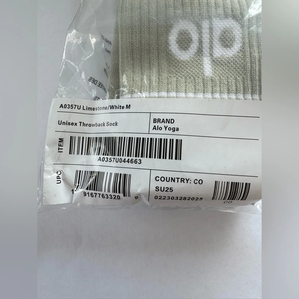 ALO Yoga Unisex Throwback Sock Limestone White Medium NEW NWT